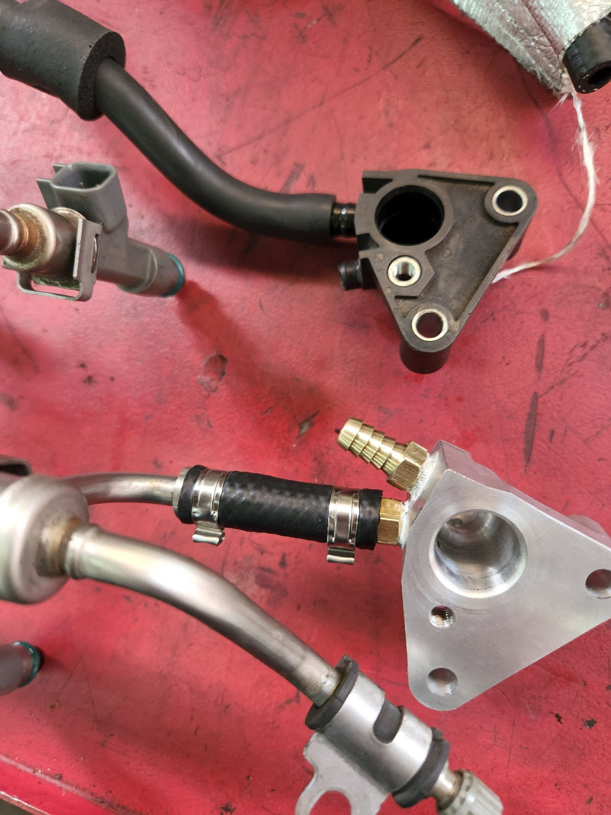 Volvo V8 Fuel Rail Pressure Sensor Bracket Replacement - Original USA